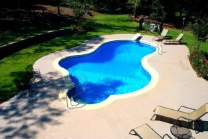 Freeform Vinyl Pool with Diving Board
