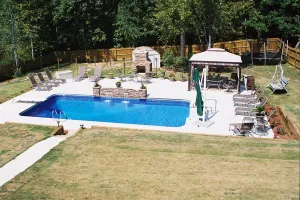 Vinyl Liner Rectangle Pool with Diving Board
