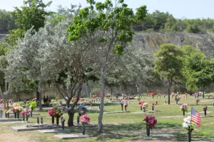 Camposanto Memorial Park