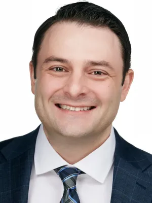 Headshot of Louisville attorney Steve Klausing