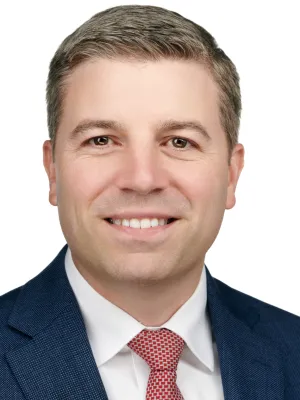 Headshot of Louisville attorney, Scott Powell