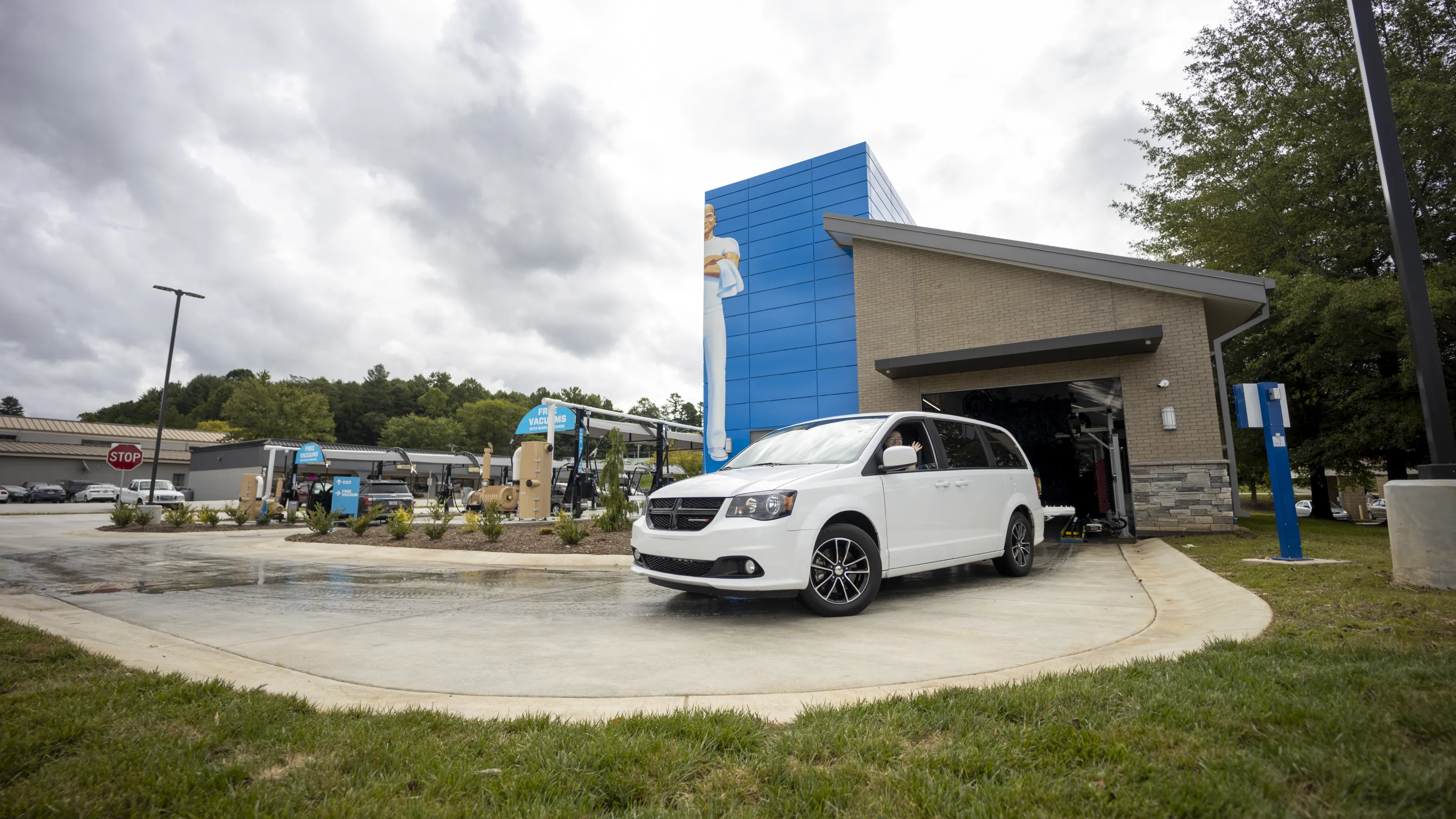 Alpharetta Bridge Mr. Clean Car Wash