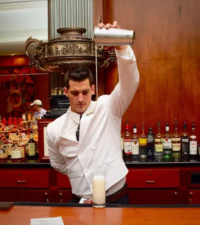 Drinking NOLA: The Most Famous (& Infamous) New Orleans Cocktails
