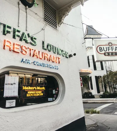 2016 New Orleans Bar Guide