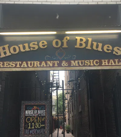 New Orleans Bar Guide 2017