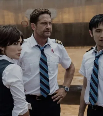 Gerard Butler et al. posing for a photo