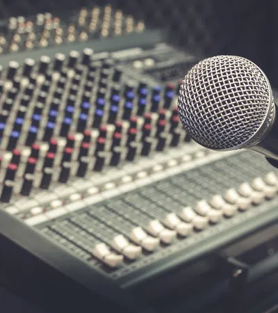 <em>Mixed Signals:</em> The Diverse Radio Stations of New Orleans