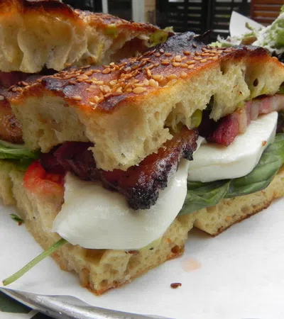 $20 and Under: Banks Street Bites