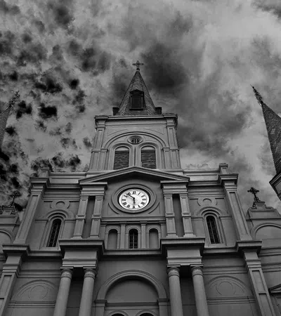 French Quarter Horror Story: Where to Eat, Sleep, Drink, and Walk with the Ghosts of New Orleans this Halloween