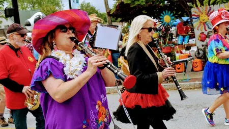 Tucker GA street parade with musicians playing clarinets