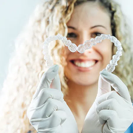 What You Can & Can’t Eat With Invisalign