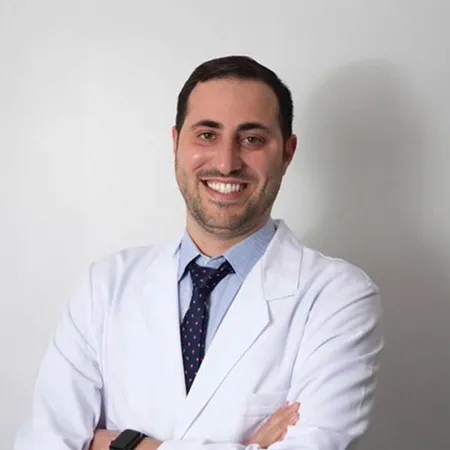 Dr. Jonathan Akhavan