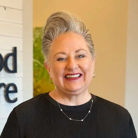 Dr. Nikol Kurziak