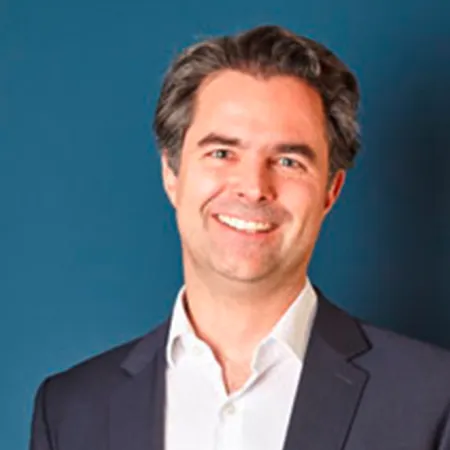 Dr. Tino Bauer