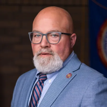 Sterling (Toby) Shelton