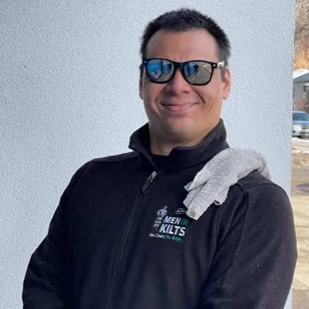Daniel F