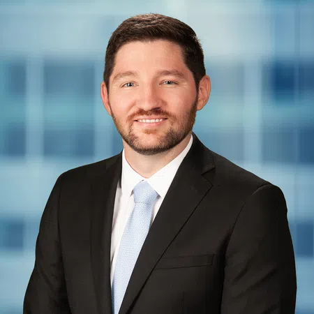 <strong>Kenneth Hall</strong><br>MendenFreiman, LLP