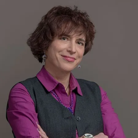 a person with the arms crossed