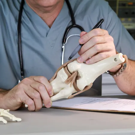 How to Choose the Best Orthopedic Surgeon for You