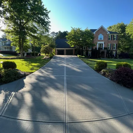 a driveway leading to a house