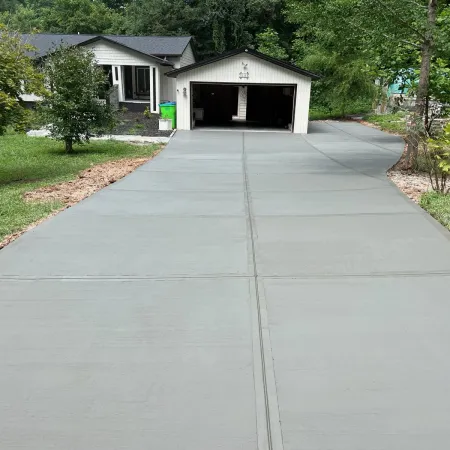 a driveway leading to a house