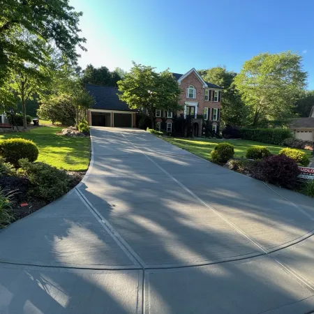 a driveway leading to a house