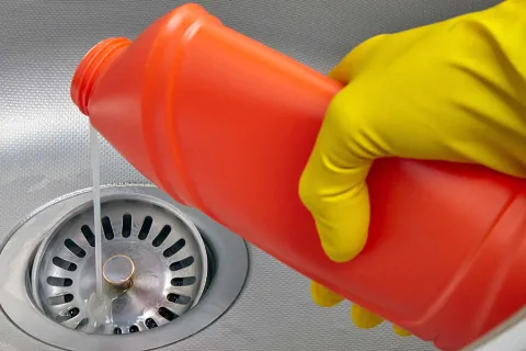 5 Commonly Used Drain Cleaning Chemicals