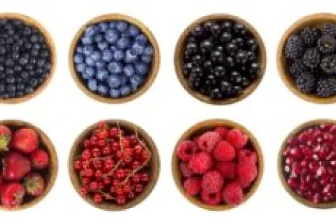DID YOU KNOW THESE FOODS CAN STAIN YOUR TEETH?