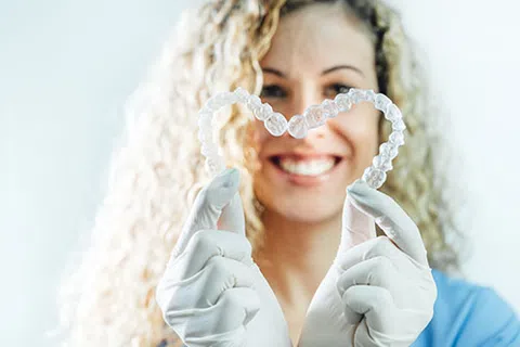 What You Can & Can’t Eat With Invisalign
