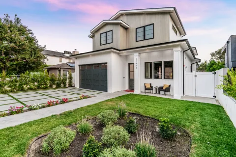 Springtime Garage Door Maintenance Checklist for Homeowners