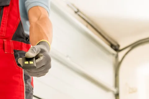 5 Warning Signs It's Time for a New Garage Door Opener