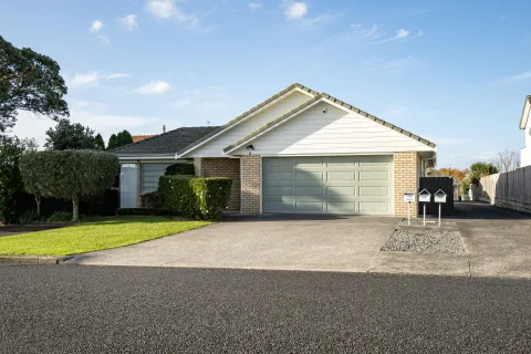 My Garage Door Won't Close: Troubleshooting & Tips
