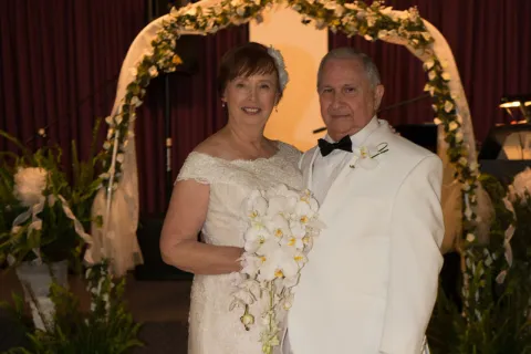 Berry alumni couple at their wedding
