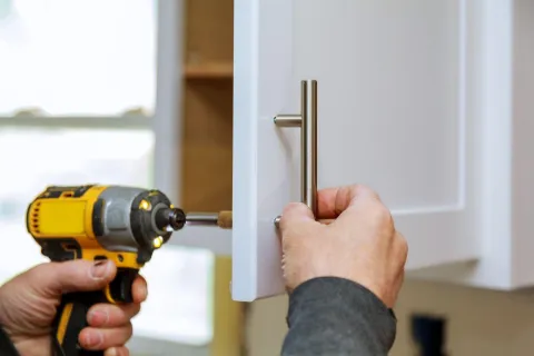 How to Choose Cabinet Hardware
