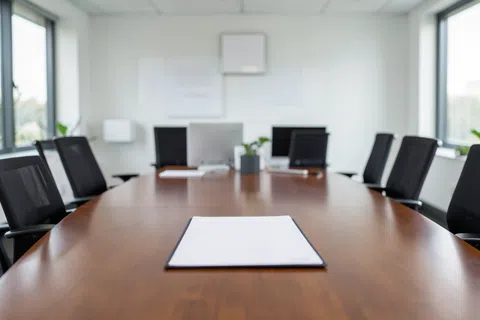 What contract length is normal for managed IT services in the legal industry?