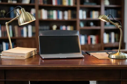 Can a Law Firm Start Month-to-Month Before Committing to a Long-Term IT Agreement?