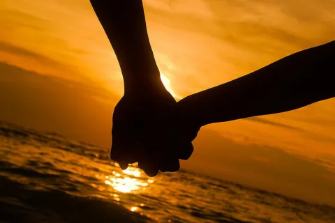 Should Office Romances Be Allowed In The Workplace?