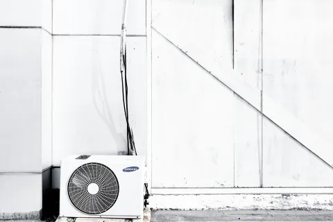 Can Low Freon Cause AC to Freeze? Understanding the Impact on Your System.