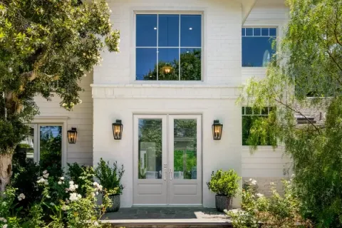 3 Ways Fiberglass Doors Can Increase your Home’s Appeal