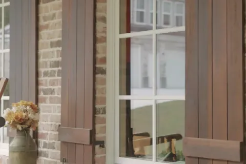 Double-Hung vs. Casement Windows: What’s the Difference?