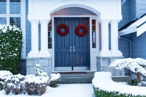 Festive Décor Ideas for Your Front Door This Holiday Season