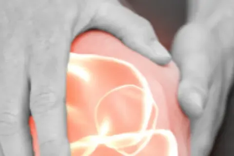 How to Manage Knee Pain While Traveling