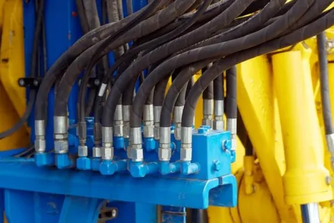 When to Repair, Replace, or Rebuild Hydraulic Equipment?