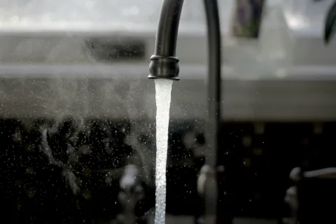 black kitchen faucet