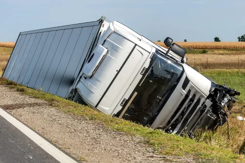 What Is the “No-Zone” of a Truck?