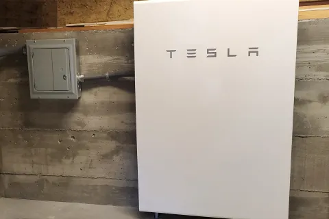 a white box with a black lid