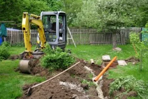 Signs of a Broken Underground Water Pipe