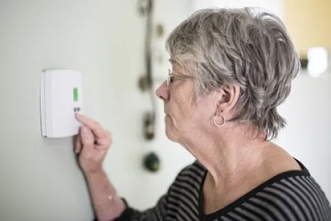 Using a Thermostat: Myths vs. Facts