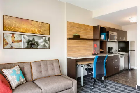 TownePlace Suites Foley AL Guestroom Millwork and Quartz Countertops