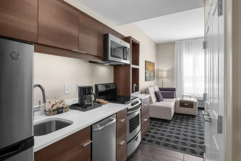 TownePlace Guestroom Kitchen Cabinets & Quartz Contertops